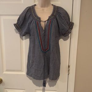Flutterbye chambray v neck tie top size medium